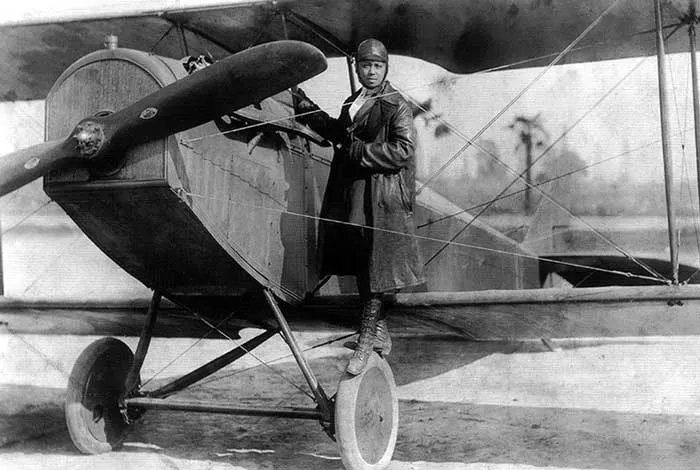 Bessie-Coleman-and-her-Jenny-1922