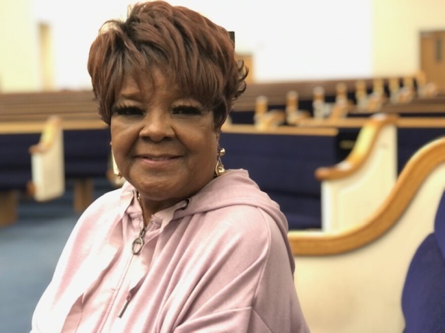 Shirley Caesar - 880 X 660